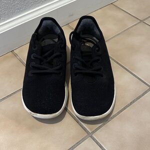 Men’s Allbirds wool runners in black size 9